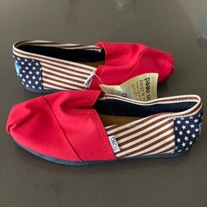 Red white and blue Tom flats